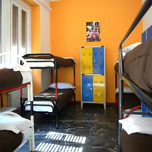 Hostel California, Milano